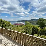 Cozy House With A Sea View Villa Knarrevik