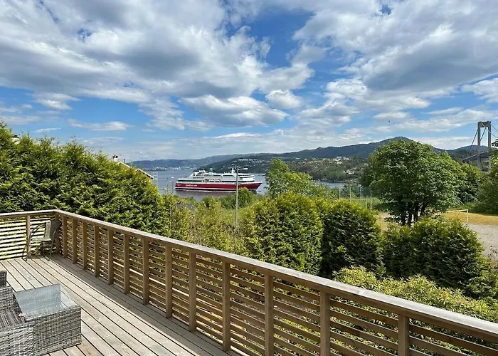 Cozy House With A Sea View Villa Knarrevik